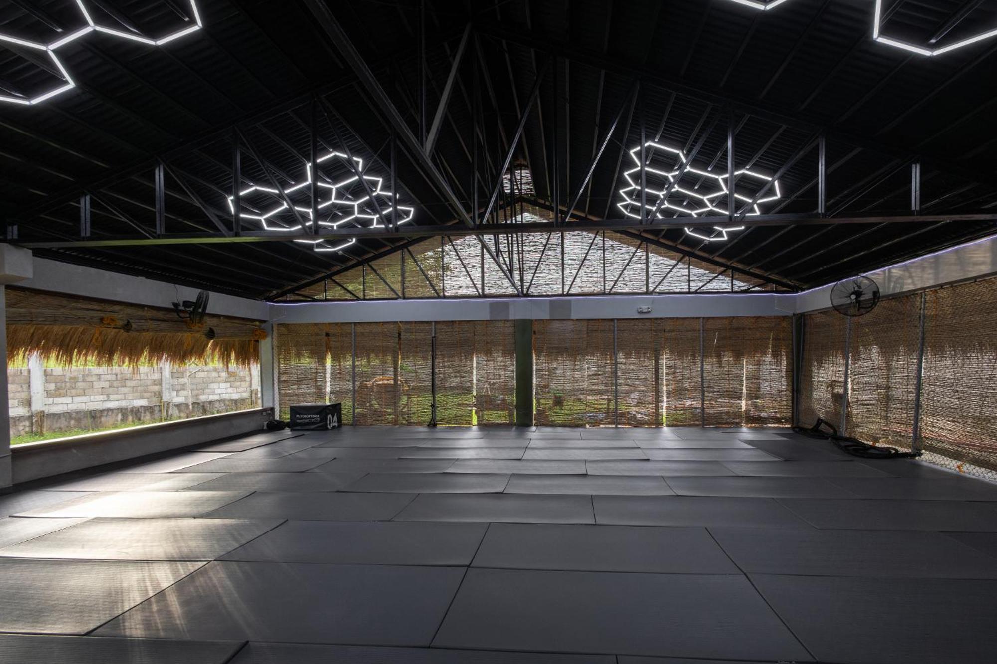 Asgard Resort & Mma Gym General Luna  Esterno foto