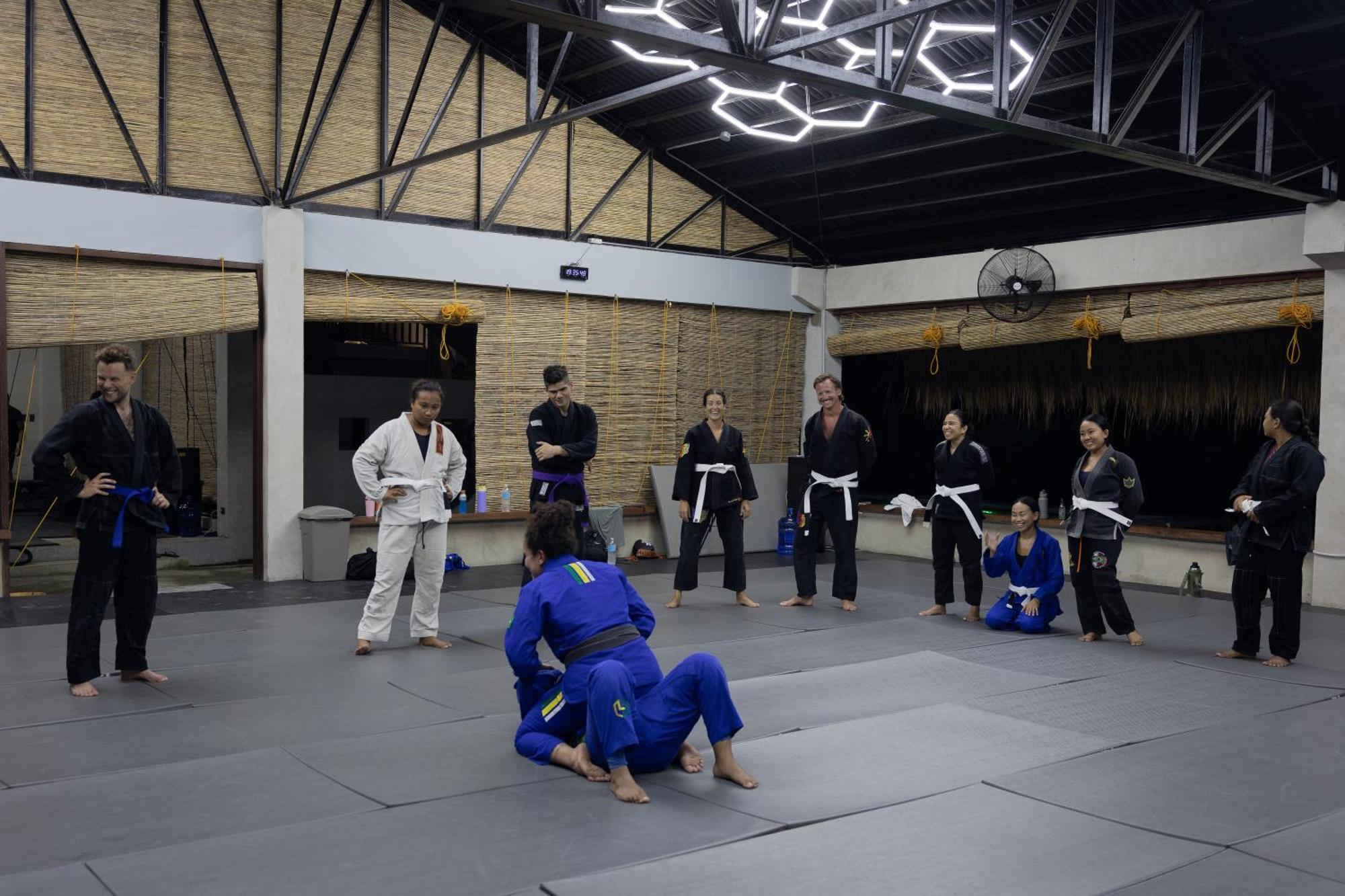 Asgard Resort & Mma Gym General Luna  Esterno foto