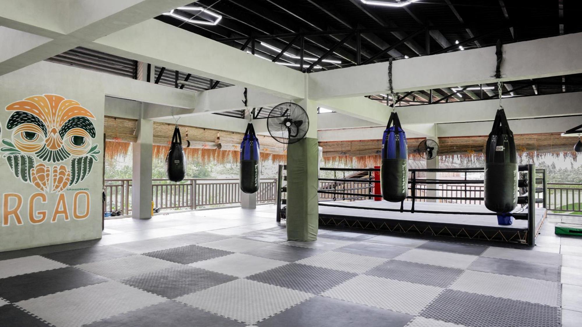 Asgard Resort & Mma Gym General Luna  Esterno foto